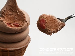 ワッフルコーン ミスターチーズケーキ カカオラズベリー