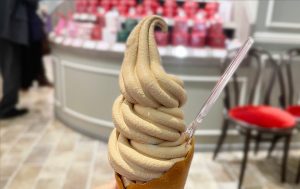 紅茶専門店「ル・サロン・ド・ニナス」ロイヤルミルクティーソフトクリーム