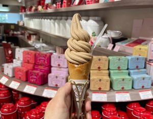 紅茶専門店「ル・サロン・ド・ニナス」ロイヤルミルクティーソフトクリーム