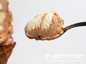 赤城乳業 チョコレートバンク ワッフルコーン チョコレート&アーモンド