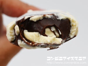 シャトレーゼ『濃いチョコバッキー 濃厚バニラ』