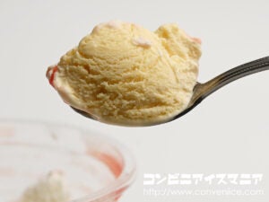 セブンプレミアム スイーツパフェ 苺のチーズケーキ