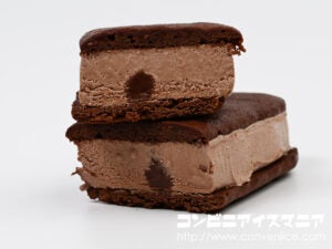 セブンプレミアム 濃厚ブラウニーサンド
