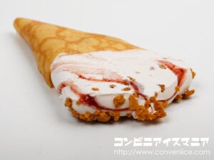 森永製菓 ザ・クレープ 苺のチーズケーキ味