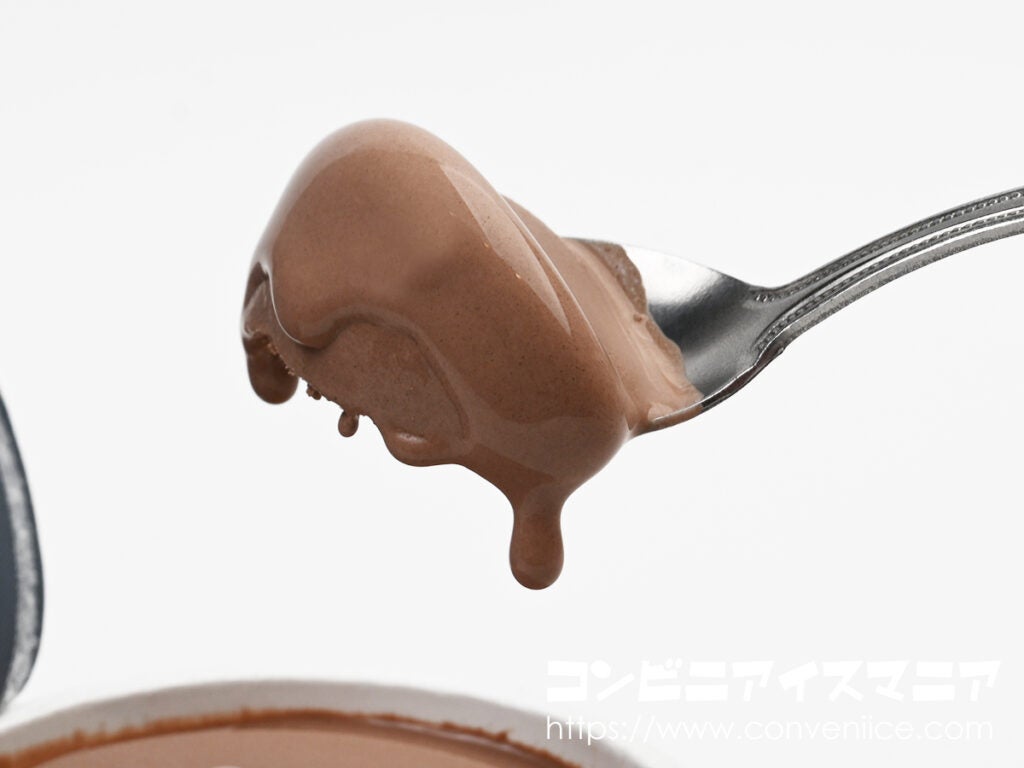 赤城乳業 もはや生チョコを凍らせたようなアイス