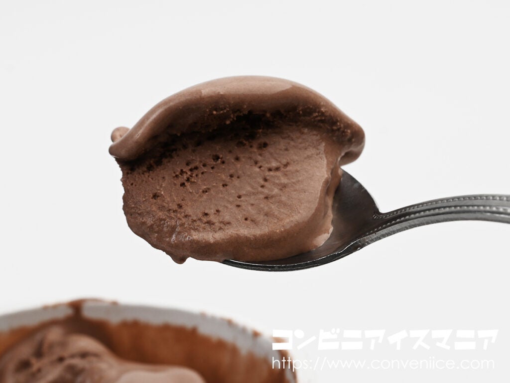 赤城乳業 もはや生チョコを凍らせたようなアイス