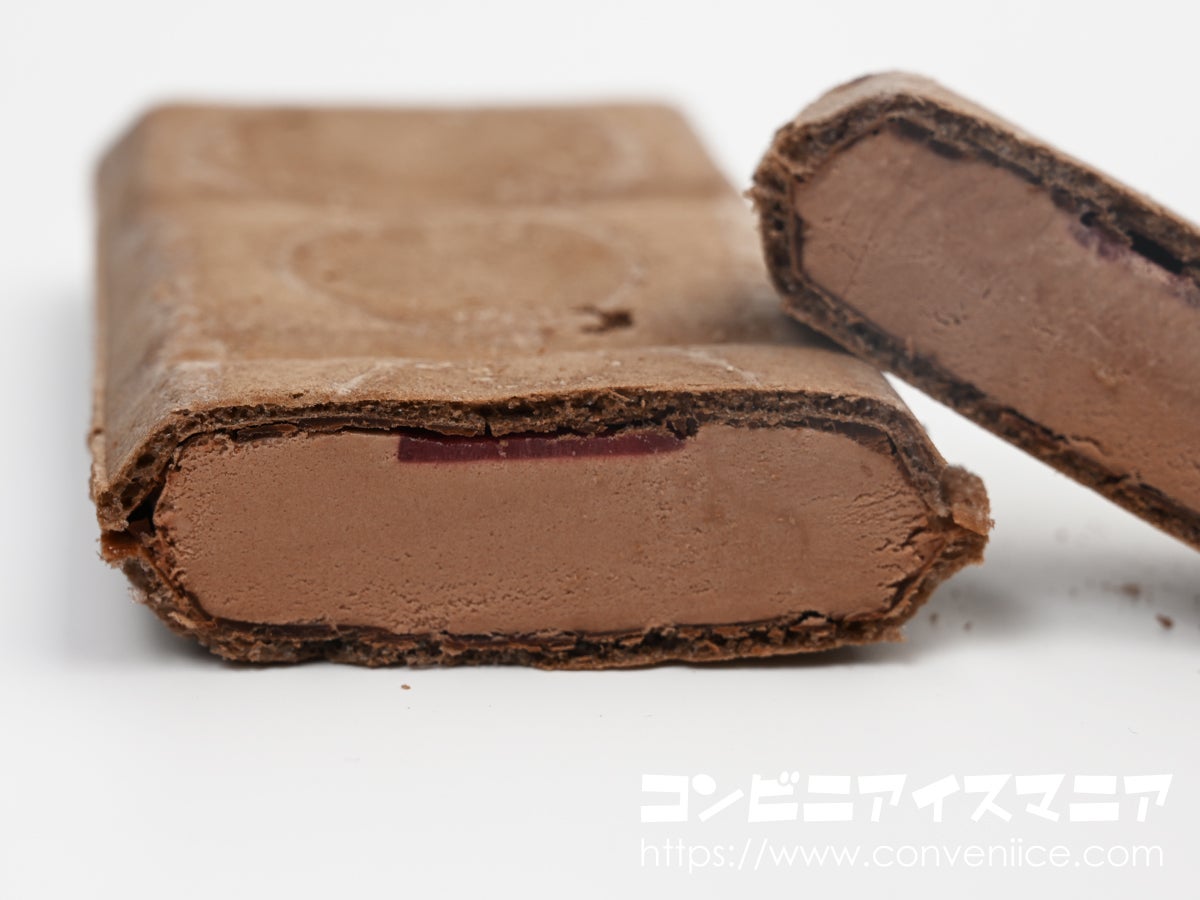 セブンプレミアム ストロベリーソース入り チョコレートモナカ