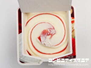 ロッテ 爽 贅沢濃味バニラ 甘熟濃苺ソースたっぷり