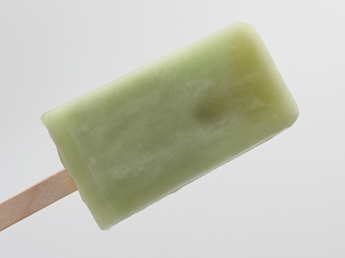 カンロ じゅるるアイス シャインマスカット